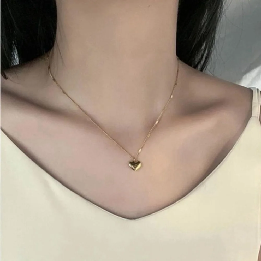 ⚠️Clearance🫧Heart Charm Necklace Yellow Gold Color - Picture 4 of 5